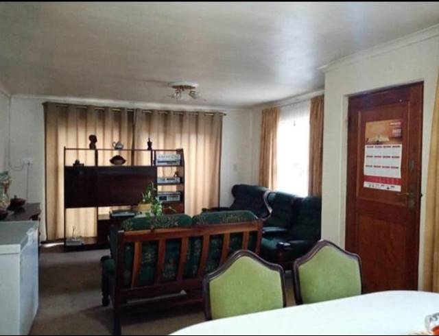 3 BEDROOM FREEHOLD FOR SALE IN ILITHA PARK